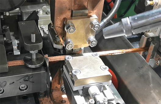 铜编织线麻豆免费AV小电影视频